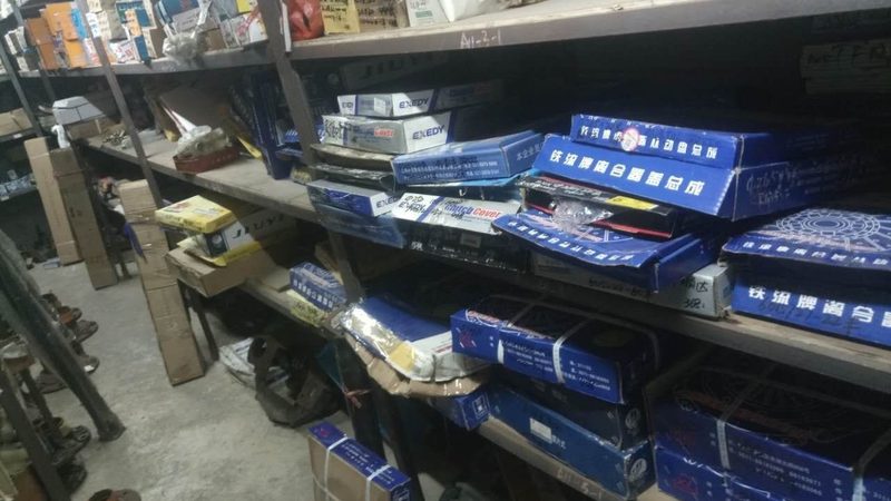 前后减震器更换流程详解：从诊断到安装，每一步都不能少